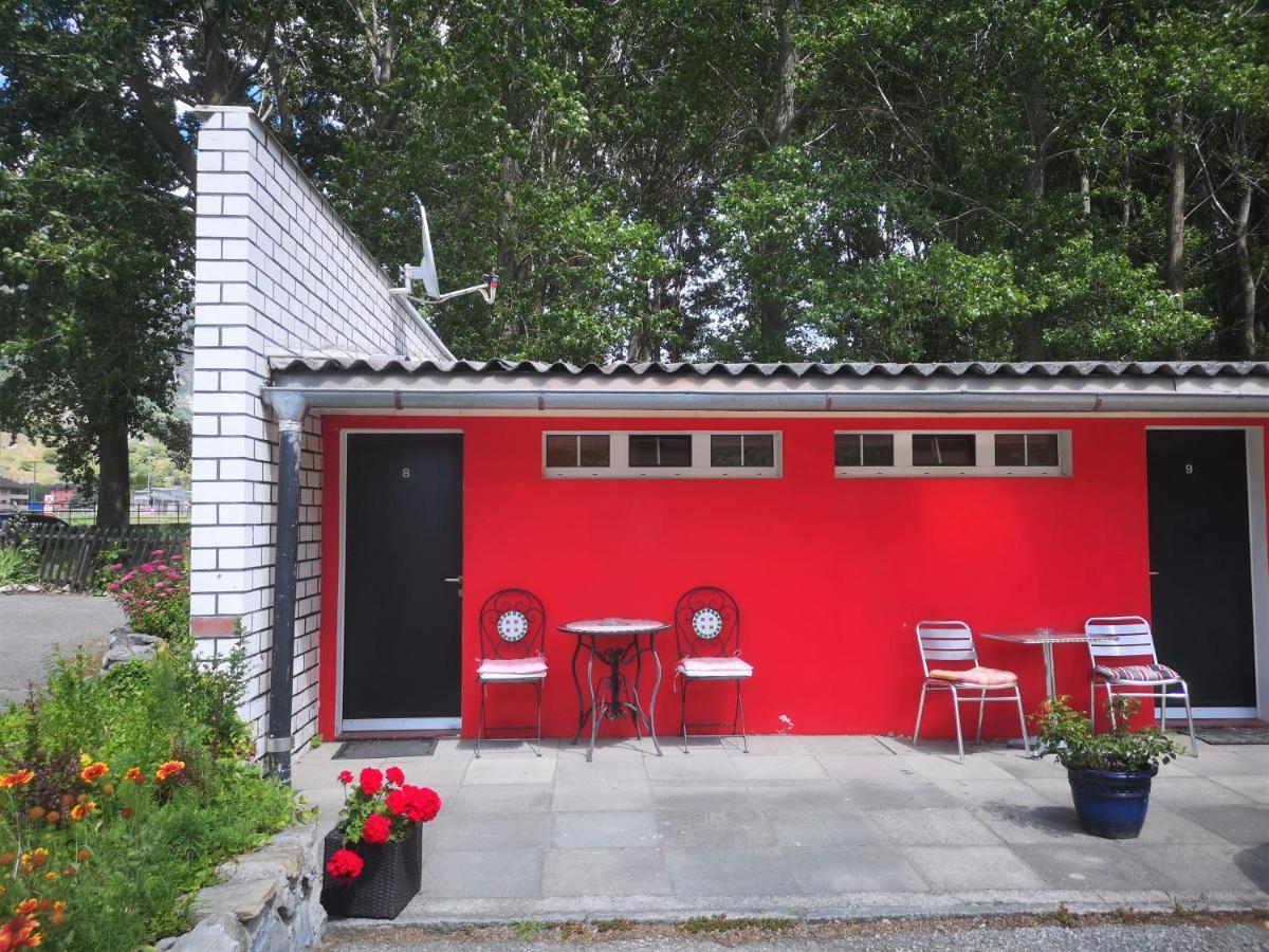 Simplonblick - Self Check-In Motel Raron 외부 사진